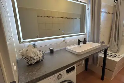 Image de Modernes-apartment mit Sky / Parken/ Grill Terrasse/ 2 Schlafzimmer/