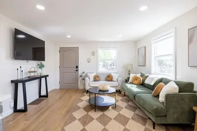 Image de Fully remodeled 2-bedroom house in welcoming Arvada with hot tub!