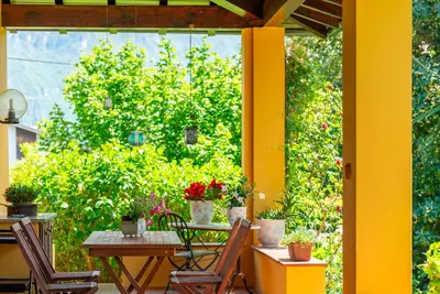 Villetta Camelia with Garden by Wonderful Italy
