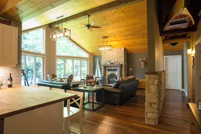 Image de Far Far Away Cottage - Beautiful cottage on a private lake 300ft waterfront