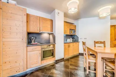 Image de Wifi, pied des pistes de ski, 2ème étage, terrasse, télévision, casier à ski, 59m², Tignes