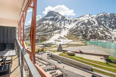 Image de À 200m des pistes de ski, 4ème étage, vue lac, balcon, télévision, casier à ski, 50m², Tignes