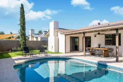 Image de Benji's Bungalow - Updated Home & Backyard Oasis