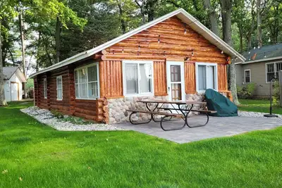 Image de Whalen Lake Log Cabin, Wi-Fi, Lakefront, Kayaks