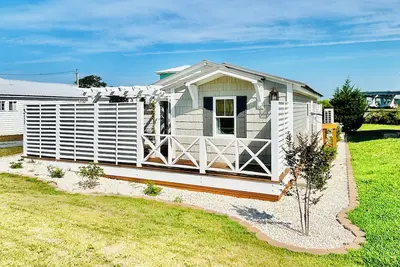 Image de New Vrbo listing - Amazing Two Bedroom Topsail Island Cottage ~ Walk Everywhere!