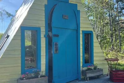 Image de French Tiny A-Frame Cottage Off Grid-1hr15min From Acadia/Bar Harbor