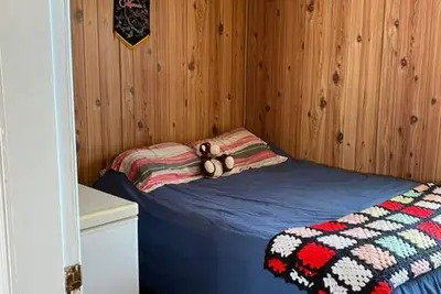 Image de Spacious Lake Cottage - Sleeps 8 comfortably - Only 40 minutes west of Edmonton