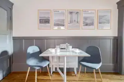 Image de Private Flat, Sleeps 6, Soma location with Private Entry, Kitchen, Bath, Living