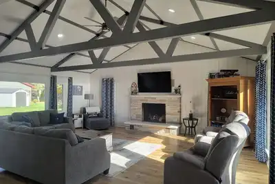 Image de The Lakehouse at Winnebago. Green Bay 1 hr. Ice Fishing out your door. Fireplace