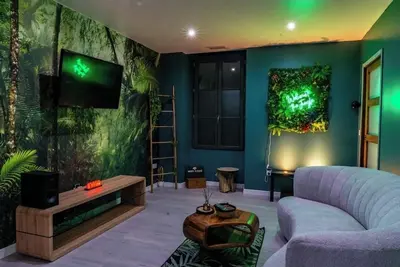 Image de Jungle Loveroom Centre Ville Pau 🌴
