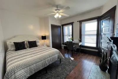 Image de Central Townhouse | Walk to Convention Center