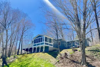 Image de The Riverside Treehouse