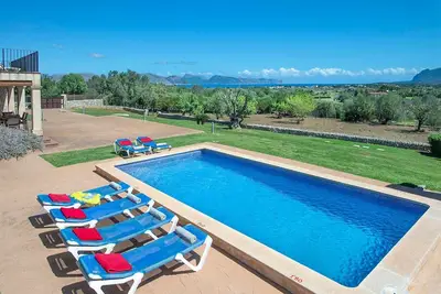 Image de Spacious Countryside Villa, A/C, Private Pool, Panoramic Mountain/Sea Views - 10 mins to Beaches!