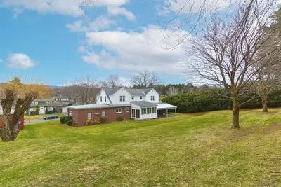 Image de Golf House by Mt Greylock - Walkable Adventures!