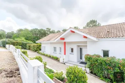 Image de Villa 5 chambres avec piscine – Golf de Biscarrosse