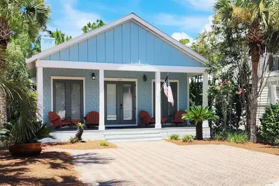 Image de Sea-Rest! ! Relaxed 5br 4ba home close to the beach! Snowbird Rates!