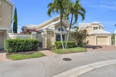 Image de Welcome to your Bonita Springs Lakeside Paradise!