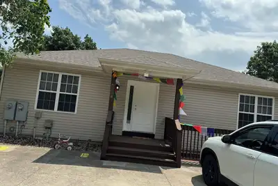 Image de Cozy house close to the Branson strip and all golfing courses! kids friendly.