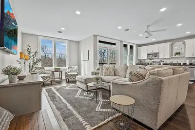 Image de Litfin Loft: A Luxury Short Term Rental