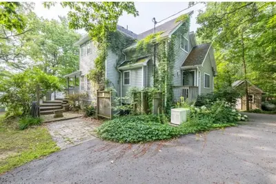 Image de Peace and Tranquility at Luxury Frontenac Lake House