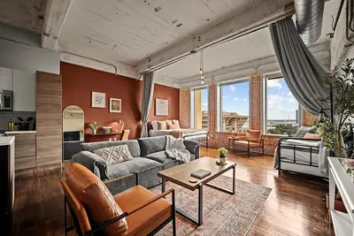 Image de Cozy Downtown Loft | Views, Free Valet, Gym