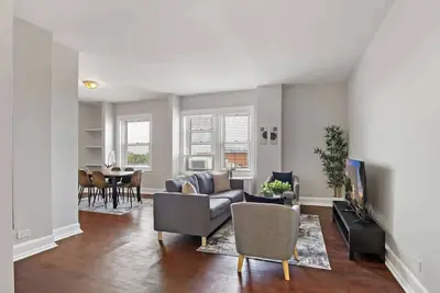 Image de Sleek & Spacious 3br Apartment