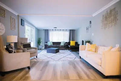 Image de Modern&Comfy 5beds-3 king-1q -1Full -3baths-full kitchen nearby American River