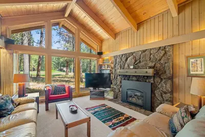 Image de Fantastic Cabin on Golf Course, Two Primary Suites, Huge Deck, Pet Friendly, Resort Amenities
