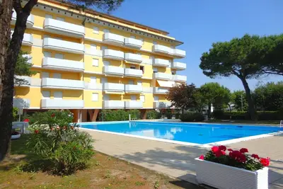 Bel appartement avec piscine partagée
