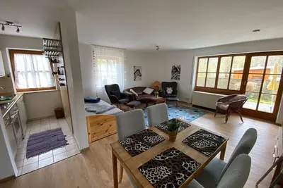 Image de 9-1 - Moderne Ferienwohnung fĂĽr 4 Personen mit Terrasse - Ferienwohnungen im Feriendorf Reichenbach