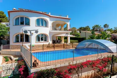 Image de Vila Vera - Spacious South-Facing 4-Bedroom Villa with a Seaview