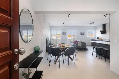 Image de Prime Portal Gateway to Urban Wonders