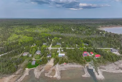 Image de Len Cove - Your Lakeside Retreat in Howdenvale