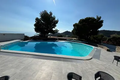 Image de Charmante maison sécurisée avec piscine à Collioure