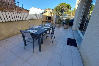 Image de Maison T3 Climatisée à 150m de la Plage avec Terrasse et Parking, Tout à Pied!