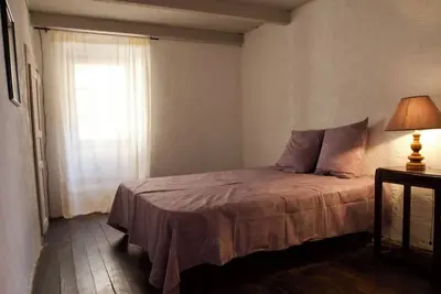 Image de Maison de Village. Animaux de Compagnie Accepter