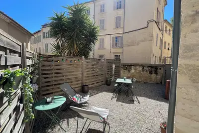 Image de New! Intra Muros Appartement de Plain-pied Climatisé Avec Grande Terrasse