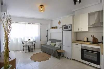 Image de One bedroom apartment in a house with a swimming pool near the sea!