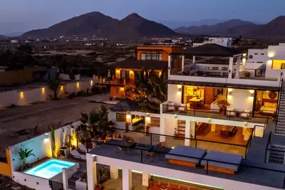 Oceanfront 10 Br Villa with Pool - Jacuzzi - Beach