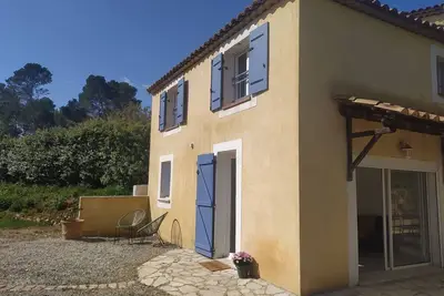 Image de Gîte Jolie Vigne - piscine privée, jardin et barbecue, vue sur les vignes