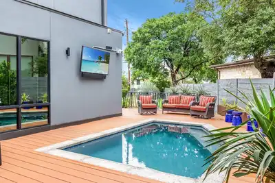 Image de 3 Br, Walk In Showers, South Side - Zilker Zen