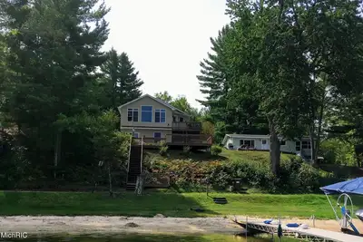 Image de Beautiful Waterfront Home with Gorgeous Views on All-Sports Lake