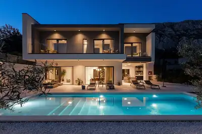 Image de New Villa Adventure - heated pool, media room