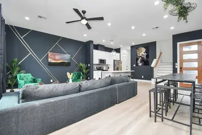 Image de The Cozy Nook - 4 Beds w/ Hot tub Near Downtown