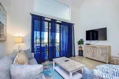 Captiva Island Escape: Updated Condo with Pool, Steps to Beaches