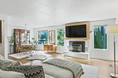 Image de Light and Bright in Sw Portland