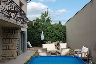 Image de Maison 3 chambres avec piscine et  jardin à deux pas d'Avignon