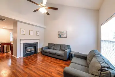 Image de Ballantyne Area Townhome - Pet Friendly