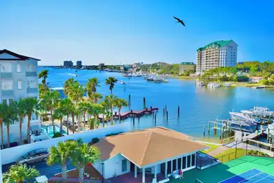 Image de Dolphin Point #601a ~Harbor View! ~Private Beach Access! ~Pool! ~Pickleball!
