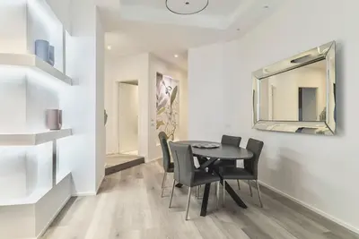 Image de Exclusive and new apartment in Duomo, directly in pedestrian area.
